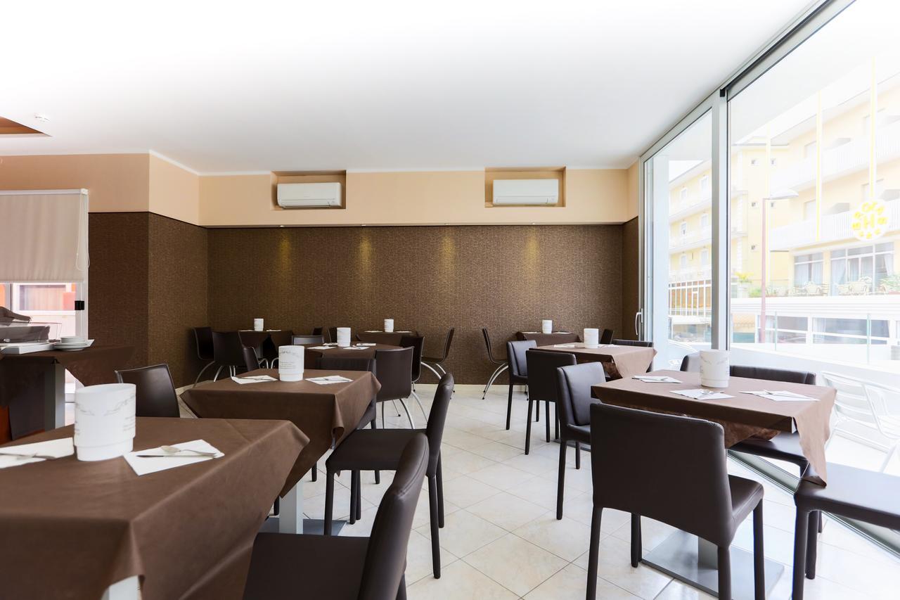 Hotel Romina Rimini Exterior photo